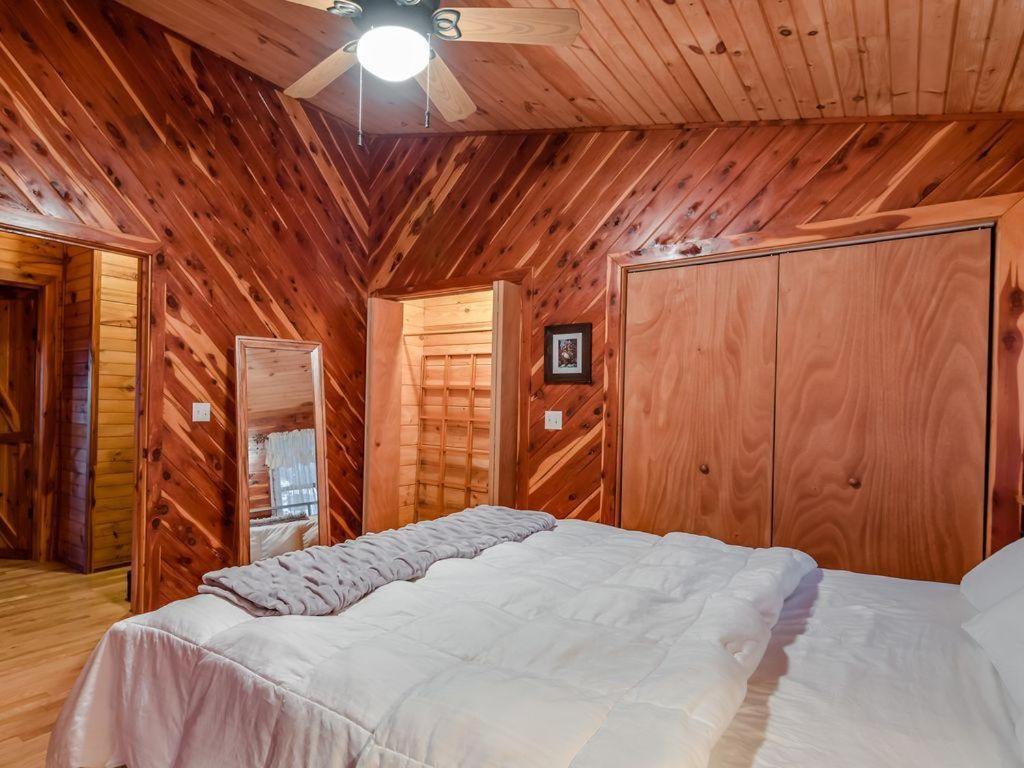 Compton Fly Away Cabin- Modern, Serene, And Convenient מראה חיצוני תמונה