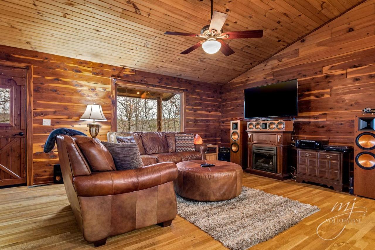 Compton Fly Away Cabin- Modern, Serene, And Convenient מראה חיצוני תמונה